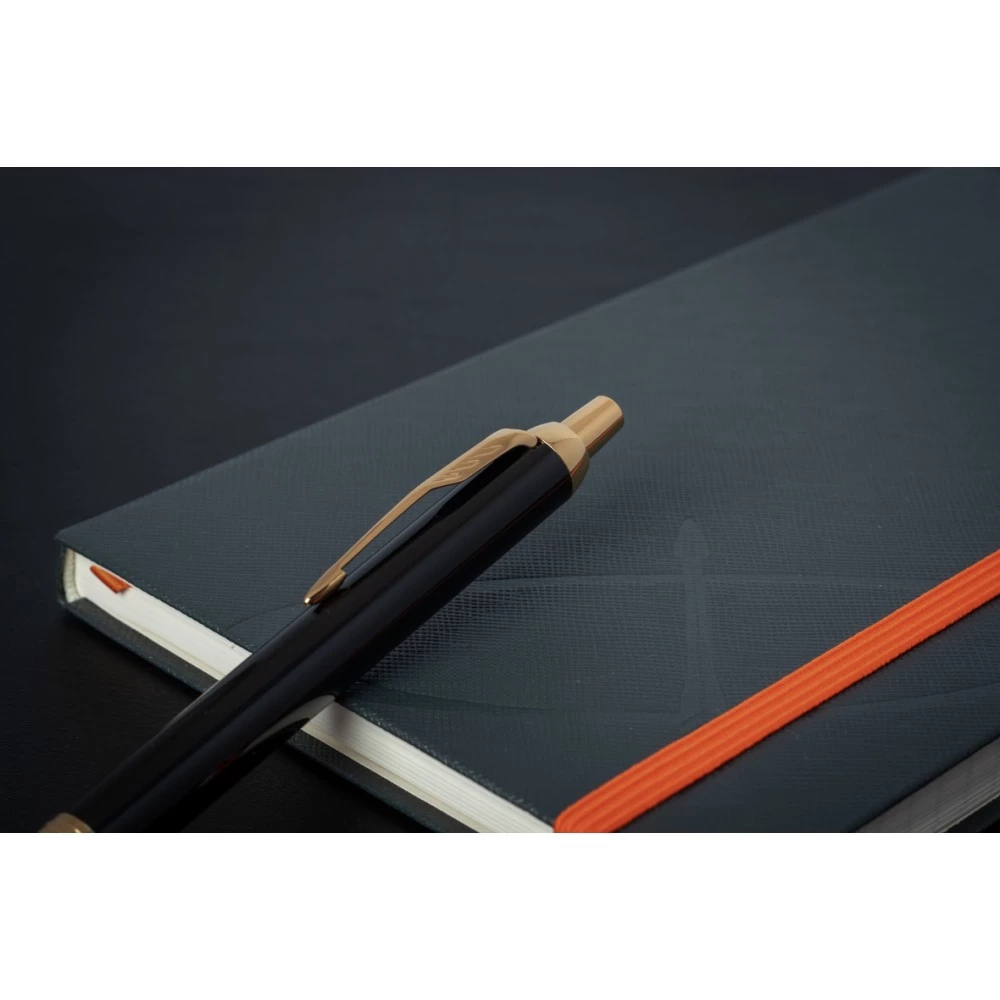 Набор Parker IM Black GT (шариковая ручка + блокнот)